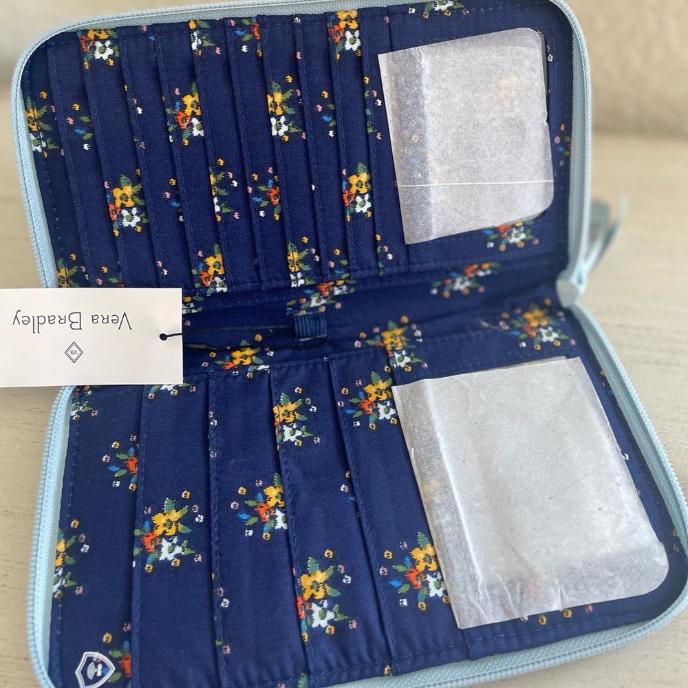 VERA BRADLEY RFID DELUXE TRAVEL WALLET NWT - Picture 5 of 5